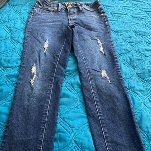 Distressed skinny jeans